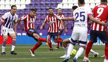 Correa sólo necesitó una semana para reponerse del bajón vivido contra el Betis. Después de varios entrenamientos centrándose en la finalización, con Simeone motivándole y poniendo como reto que volviese a marcar, el argentino consigue un doblete contra el Eibar para retomar el rumbo de la victoria. Correa acabaría siendo titular en los últimos nueve partidos de Liga, donde el Atlético consiguió alzar el título. Volvería a ver puerta ante el Huesca y contra la Real Sociedad en la antepenúltima jornada. Y, cuando el Atlético se la jugaba a una carta, apareció el mejor Correa. El equipo rojiblanco necesitaba ganar en Valladolid para asegurarse el campeonato, pero empezó agarrotado y Óscar Plano puso LaLiga patas arriba situando un 1-0 que, si el Madrid remontaba al Villarreal, le arrebataba la primera plaza. Si cundió el pánico, no fue para Correa, el más inspirado y que se fabricó un golazo tras driblar a cuatro rivales y pegarle de puntera desde la frontal del área para poner el empate y levantar al equipo. Suárez hizo el segundo y el Atlético se proclamó campeón de Liga con su 1-2 en Zorrilla.  Ese gol de puntín de Ángel, como lo definió Simeone, ya es historia del Atleti.