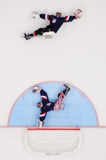 Partido de hockey en los Juegos Paralímpicos de Sochi.  Estados Unidos-Rusia.