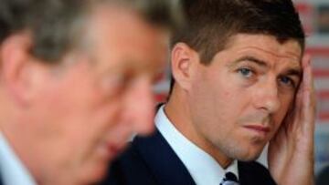 Roy Hodgson y Steven Gerrard.