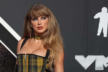 The musical milestone Travis Kelce has reached that Taylor Swift has not been able to achieve