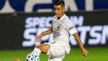 El volante de LA Galaxy apareci&oacute; en las convocatorias preliminares de ambas selecciones, que siguen disput&aacute;ndose al juvenil de cara al Preol&iacute;mpico de Concacaf.