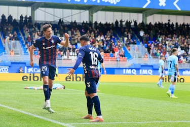 El delantero del equipo armero sigue sumando goles. Un doblete para ganar a Las Palmas.