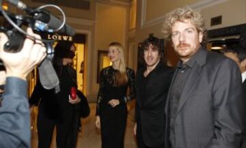 Premios AS 2014. Carles Puyol y su novia Vanesa Lorenzo con Santi Giménez.