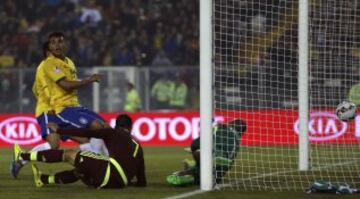 2-1. Miku anotó el primer tanto de la 'vinotinto'.