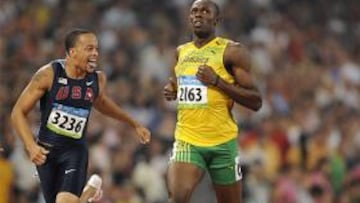 <b>CONTROLANDO. </b>Usain Bolt (en el centro) entre los norteamericanos Wallace Spearmon y Shawn Crawford durante las semifinales de 200.