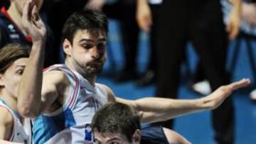 Barac firmó un doble-doble.