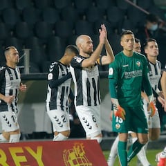 El Tenerife acaba con el Castellón y hace mella en tres días