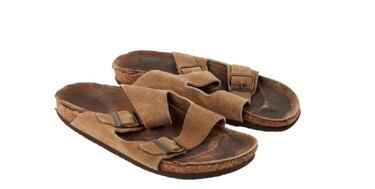 Un fan ha pagado más de 200.000 dólares para comprar unas sandalias usadas por Steve Jobs