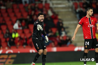 El portero del equipo bermellón fue un auténtico martirio para el ataque del Athletic. Sus intervenciones permitieron a su equipo sumar tres puntos. 