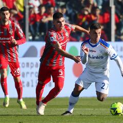 Johan Vásquez se afianza con un Cremonese condenado al descenso