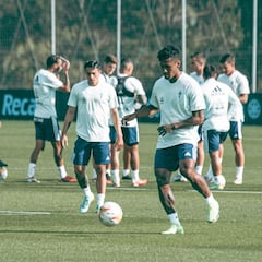 Tapia se estrena ante el equipo chipriota de Míchel Salgado