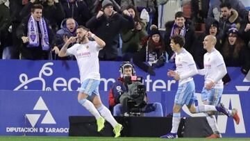 Un doblete de ?lvaro V¨¢zquez relanza de nuevo al Zaragoza