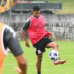 Borja Jiménez ya tiene a sus órdenes a Elitim... y a Uche Agbo