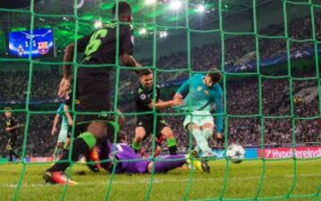 Borussia Moenchengladbach - Barcelona. Gol de Piqué.