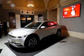El Hyundai IONIQ 5 recibió a todos los invitados a la Gala de los Premios AS 2023 en el Teatro Real de Madrid. 






