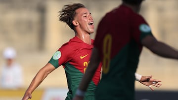 Hugo Félix celebra su gol contra Noruega.