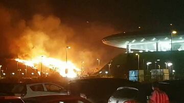 El posible móvil del incendio apunta a los fuegos artificiales por el triunfo del Guadalajara. Fue controlado y apagado pasada la media noche.