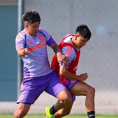 Meneghini sorprende y revela su jugada más arriesgada en la U: “Transmite muchas ganas, es lo que espero de todos”