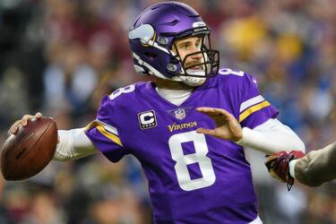  La joya de la agencia libre salió de los Redskins para unirse a los Vikings, quienes perdieron a sus tres quarterbacks para 2018. Cousins firmó un exorbitante contrato por tres años y $84 millones de dólares. Lo sorprendente es que todo el dinero es asegurado.