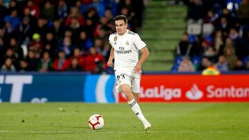 Sergio Reguilón jugó durante una temporada cedido en el Sevilla en la campaña 2019. Un año después Real Madrid y Tottenham Hotspur F.C. llegaron a un acuerdo para el traspaso del lateral izquierdo al equipo inglés por un total de 30 millones de euros.