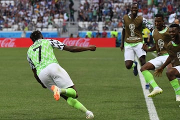 Ahmed Musa celebra el primer gol del partido.