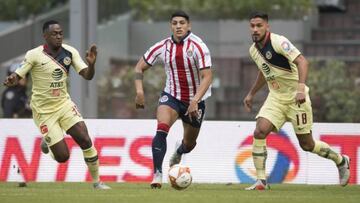 Raúl Gudiño salvó el empate para Chivas en el último minuto