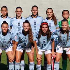 España empata para ser primero de grupo