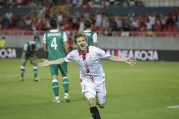 Playoffs ida de la Europa League. Sevilla - Slask. Marko Marin celebra uno de sus goles.