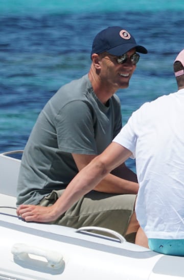 Zidane de vacaciones con su familia en la playa