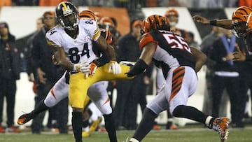 Vontaze Burfict justo antes del golpe sancionable que le propinó a Antonio Brown.