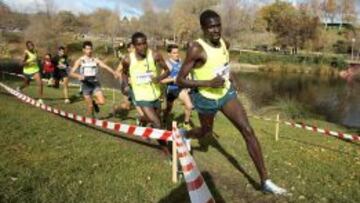 Timothy Toroitich, en segunda posici&oacute;n, en el &uacute;ltimo Cross de Alcobendas, en el que se impuso. 