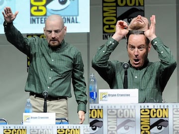 Una increíble llegada a la Comic-Con disfrazado de su propio personaje, Walter White