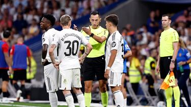 Gol anulado a Arda Güler tras la intervención del VAR.