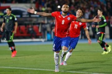 Durante la pasada Copa América, el seleccionador argentino se midió al Tricolor dirigiendo a La Roja. El juego terminó empatado a tres goles.