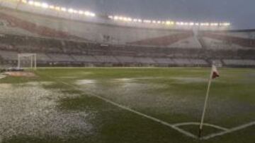 El Estadio Monumental, bajo la fuerte lluvia