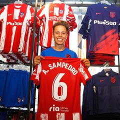 Amanda Sampedro cambia el '10' por el '6' de Koke: "No os imagináis lo feliz que me hace"