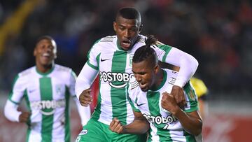 Jugadores de Atlético Nacional en un partido de Copa Libertadores.