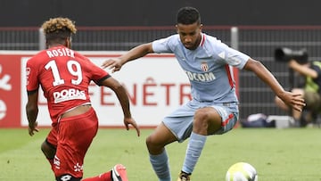 Thomas Lemar, regateando en el partido del Mónaco ante el Dijon.