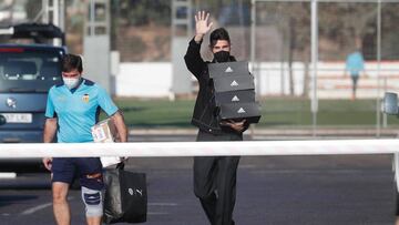 Cristiano Piccini, despidi&eacute;ndose esta ma&ntilde;ana, en Paterna.