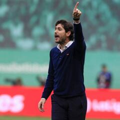 Predisposición dentro del club para que sigan Torrecilla y Víctor