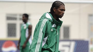 Kanu, en un entrenamiento con la selecci&oacute;n de Nigeria en 2010.
 