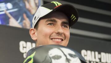 Lorenzo: una calavera en el casco