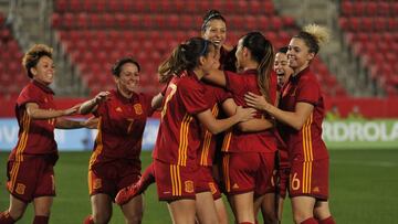 España femenino, celebrando un gol.