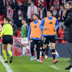 ...Y Capa calentó en la banda