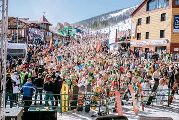 Descenso en bikini y bañador, tanto en esquí como en snowboard, de 1.761 personas.