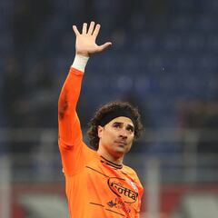 Memo Ochoa: “Toda la Salernitana está feliz, algo debo estar haciendo bien”