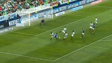 ¡Era golazo! La gran jugada de Puch en caída de Querétaro