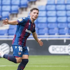 Enis Bardhi, a la altura de Arouna Koné