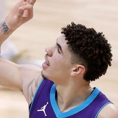 LaMelo: del “que le jodan” de su padre a hacer historia
