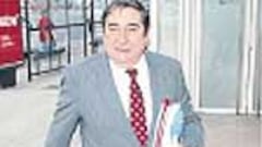 "Se busca delantero por 2 millones, menor de 28"